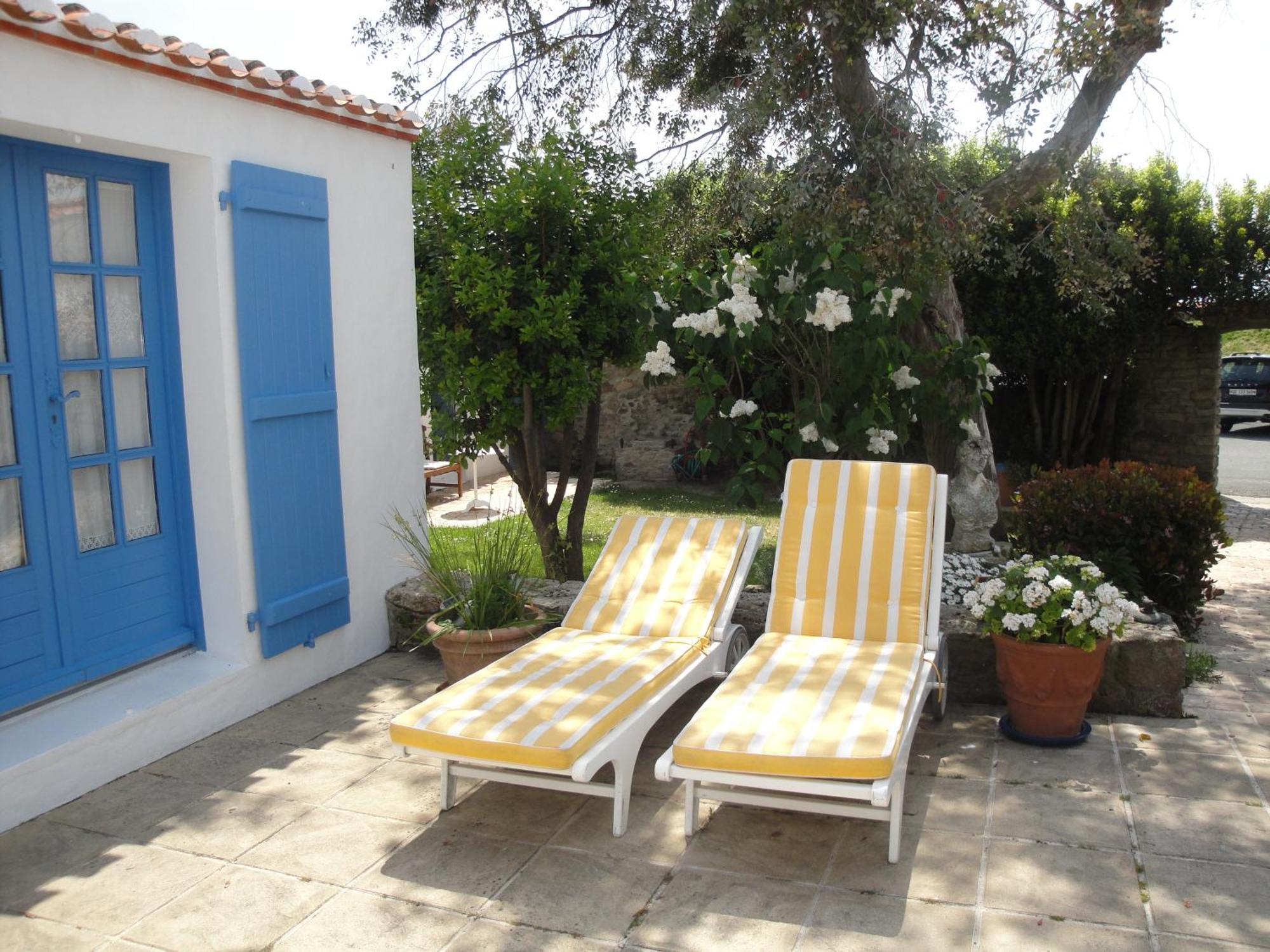 Le Buzet Bleu Bed & Breakfast Нуармутье Экстерьер фото